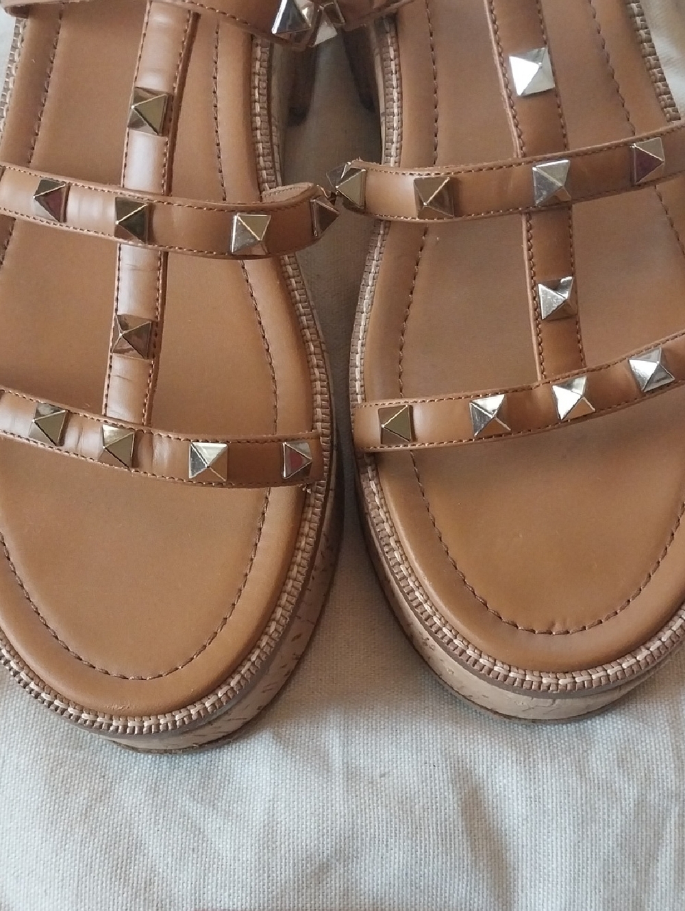 Valentino Garavani Tan Espradille Slides. Euc Size 41 - Picture 5 of 16